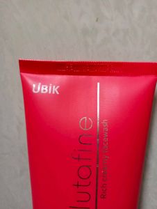 Glutafine Rich Creamy Facewash