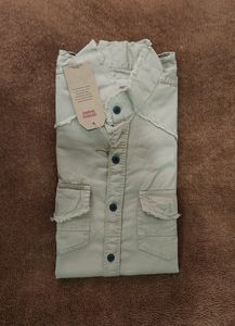 Levi&#39;s Shirt