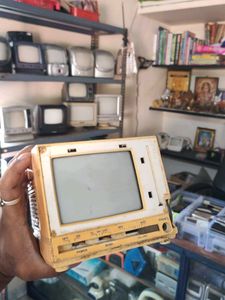 Vintage Portable TV/Radio (Not Working)