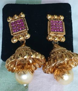 Jummka Ear Rings With Pink Stone And Pearl Hanging