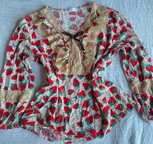 Strawberry Lace Top 🍓
