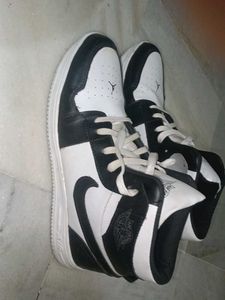 Air Jordan 1 Low Black/White