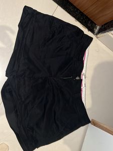 Black Lovers Shorts
