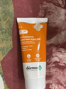 Derma Co Hyaluronic Sunscreen Gel