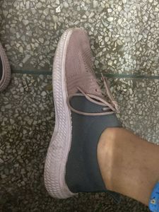 Two-Tone Knit Running Shoe