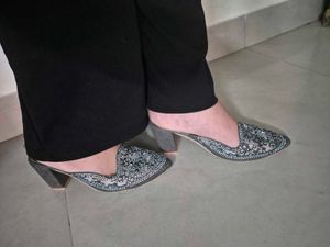 Stylish Beaded Pointed Toe Flats