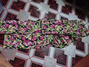 Polka Dot Shirt And Floral Jeggings Or Black Belt