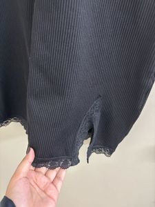 H&amp;M SLIT CUT LACE TRIMMED DRESS