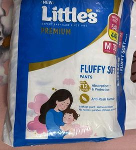 2 Packs Of 32 Little&#39;s Premium Diapers - M
