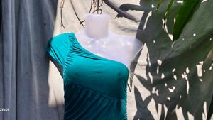 5.25.8 SEXY RUCHED BODYCON