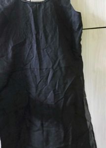 Elegant Black Embroidered Kurta