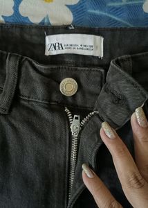 Zara Blownish Black Straight Legged Jeans Waist Si