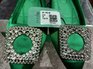 Elegant Green Ballet Flats