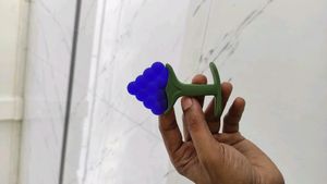 Baby Teethers 🍓🍍 Only One ; Sharing Delivery Fee