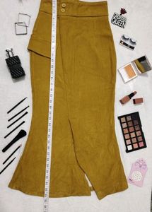 💛 New Mustard Fishcut Skirt 💛