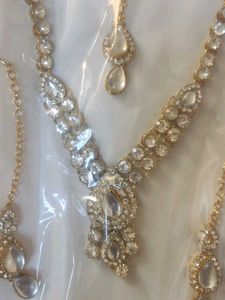 Beautiful Necklace of American Diamonds
