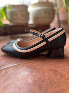 Allen Solly women black &amp; peach block pumps