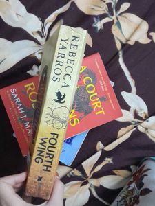 Fourth Wing by Rebecca Yarros