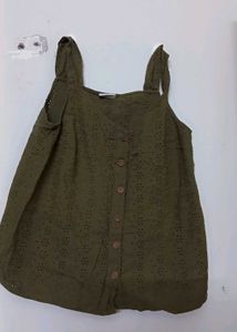 Olive Green Top 💚