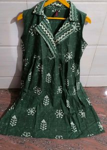 Green Printed Sleeveless Tunic Top