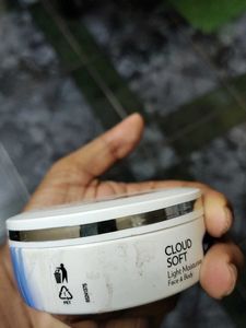 Vaseline Cloud Moisturizer