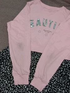 Cute Girl&#39;s classic style tops 🖤🤍💓