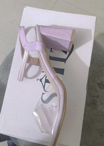 Sizes and colours are also available