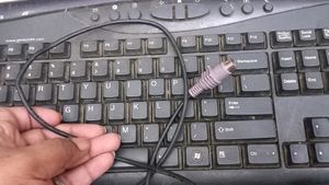 3 Keyboards Of Office