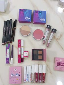 Loot! Makeup Kit 18 Products