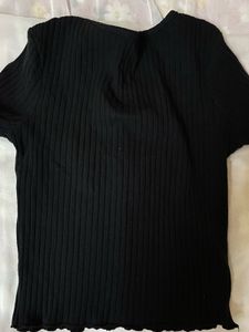 Casual bottoned crop top