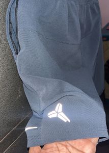 Nike unisex shorts ( size L )