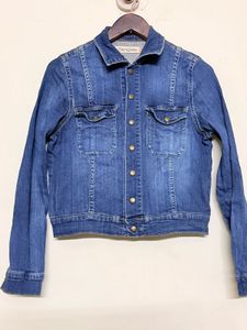 Denim Jacket (Washed blue)