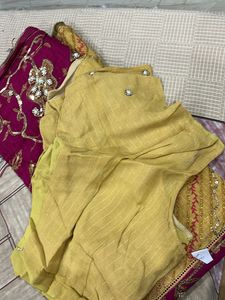 Magenta And Gold Saree With Blouse