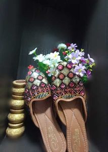 Ethnic Mojari Flats