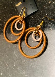 Brown silk thread hanging earrings
