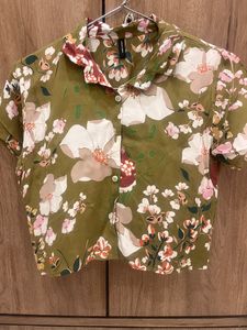 Vero Moda Crop Shirt All Over Floral Print Size M