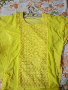 Sunshine lace top ✨