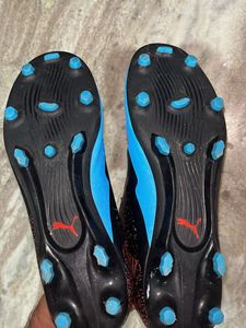 Puma Soccer Cleats - Size 10