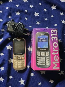 Samsung Metro 313 Mobile with Charger
