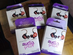 📌Mi Gadgets Premium Earphone With Accessories.