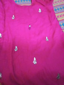 Elegant Floral Embroidered Kurta
