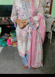pakistani lawn suits