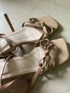 Cute Beige Bow Sandals