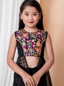 Girls&#39; Black Embroidered Outfit