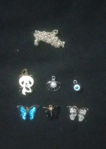 1 Chain With 6 Pendant
