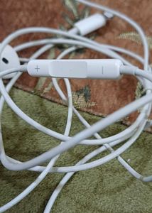 apple earphone