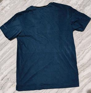 V-neck Tshirt