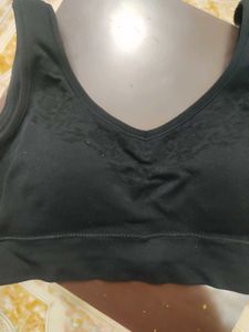 Black Wireless Sports Bra