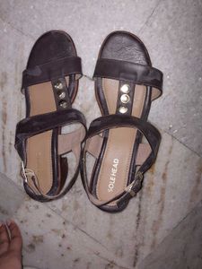 5 Used Footwear (Fixable)