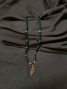 Golden Leaf Elegance Beaded Necklace